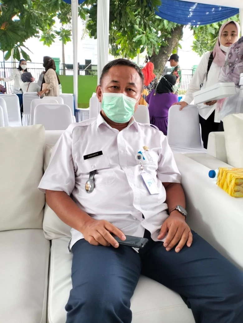 Antisipasi Bencana, Camat Cinere Ajak Warga Bersihkan Lingkungan