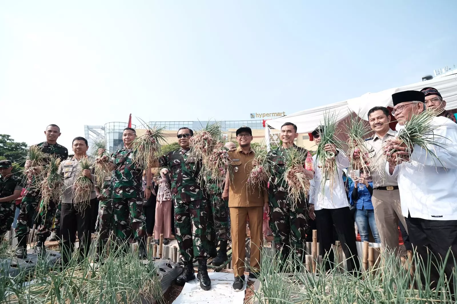 Imam Budi Hartono Apresiasi Pangdam Jaya dan Kodim 0508/Depok Sulap Lahan Kosong Jadi Produktif