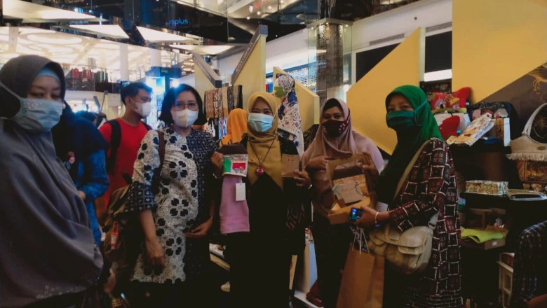Stan Dekranasda Depok Curi Perhatian Pengunjung Pekan Kerajinan Jawa Barat 2021