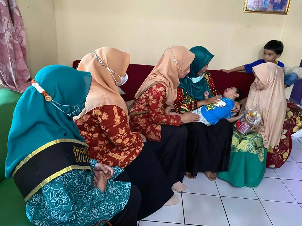 Langsung Identifikasi Masalah, Wakil Ketua 1 DWP Depok Kunjungi Balita Stunting di Beji