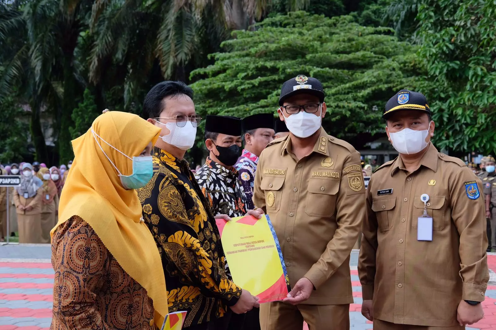 Serahkan SK Pensiun kepada Lima ASN Depok, Bang Imam: Terima Kasih untuk Pengabdiannya