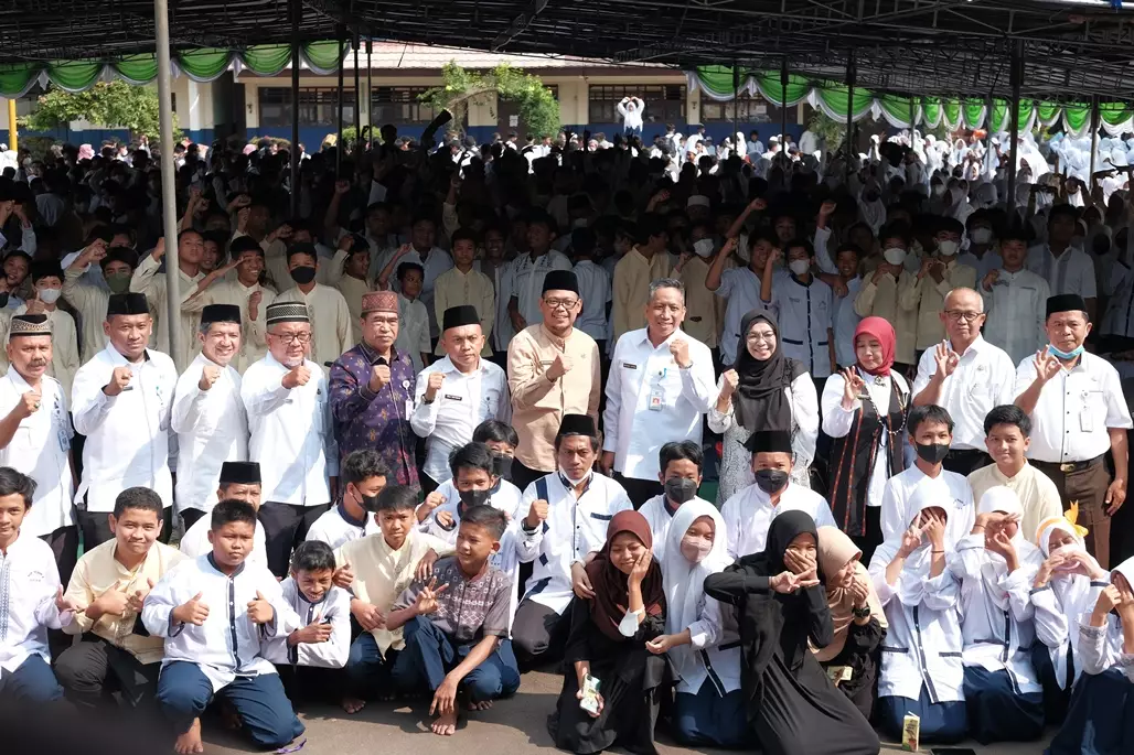 Wakil Wali Kota Hadiri Peringatan Maulid Nabi Muhammad SMPN 8 Depok