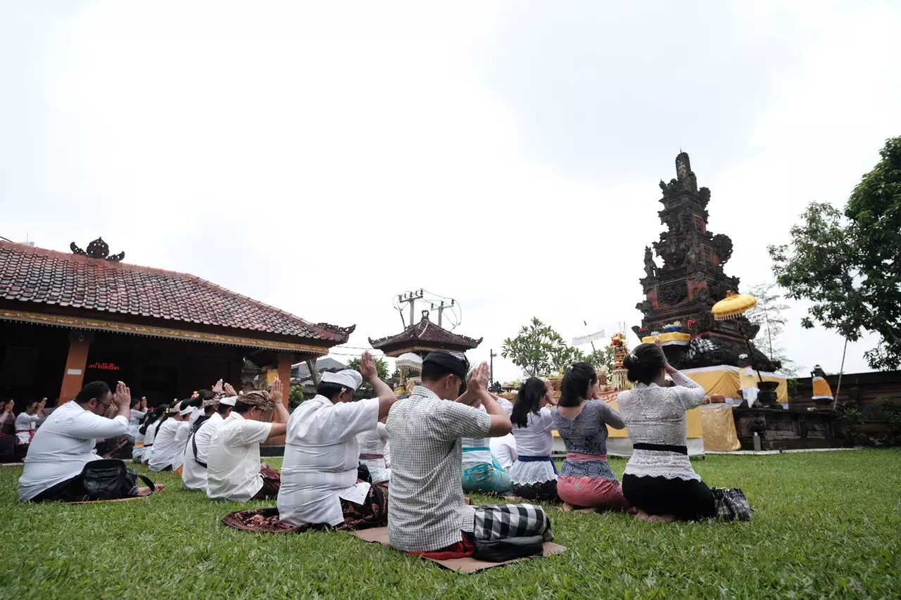 Sambut Hari Raya Nyepi, Sejumlah Umat Hindu Kota Depok Ikuti Upacara Tawur Kesanga