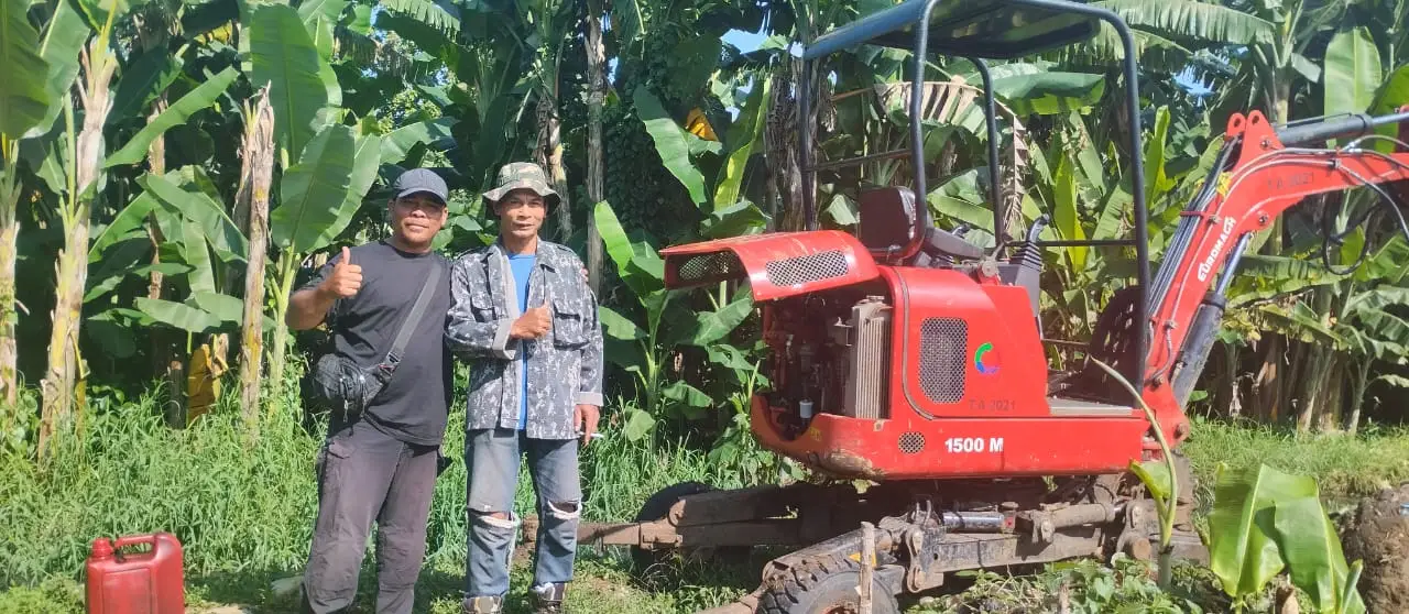 Warga Gotong Royong Normalisasi Sodetan Kali Cabang Tengah di RW 01 Ratujaya