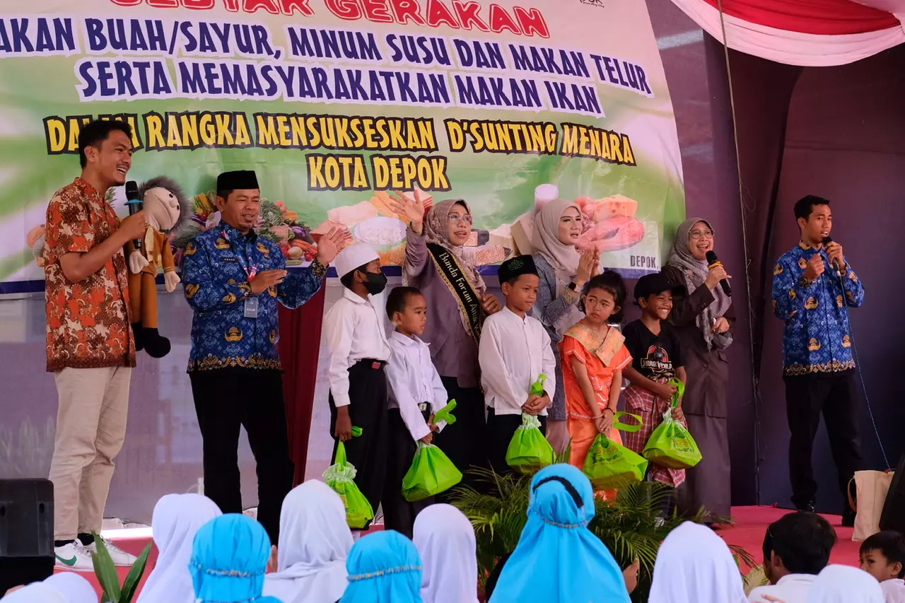 Bunda Elly Hadiri Kegiatan Gerimis Telur dan Gemarikan di SDN Sugutamu