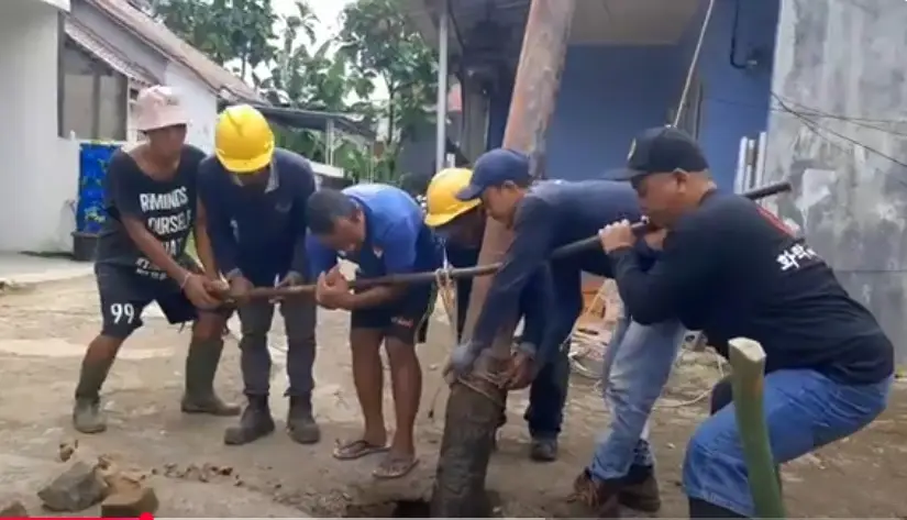 Akses ke Masjid As-Syukur dan Rumah Budaya Dibuka, Warga RW 01 Ratujaya Gotong Royong Bongkar Tembok