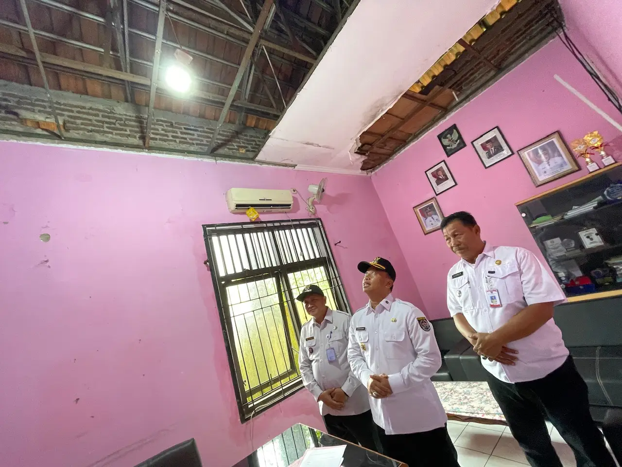 Alami Kerusakan, Wali Kota Depok Tinjau Kantor Kelurahan Meruyung