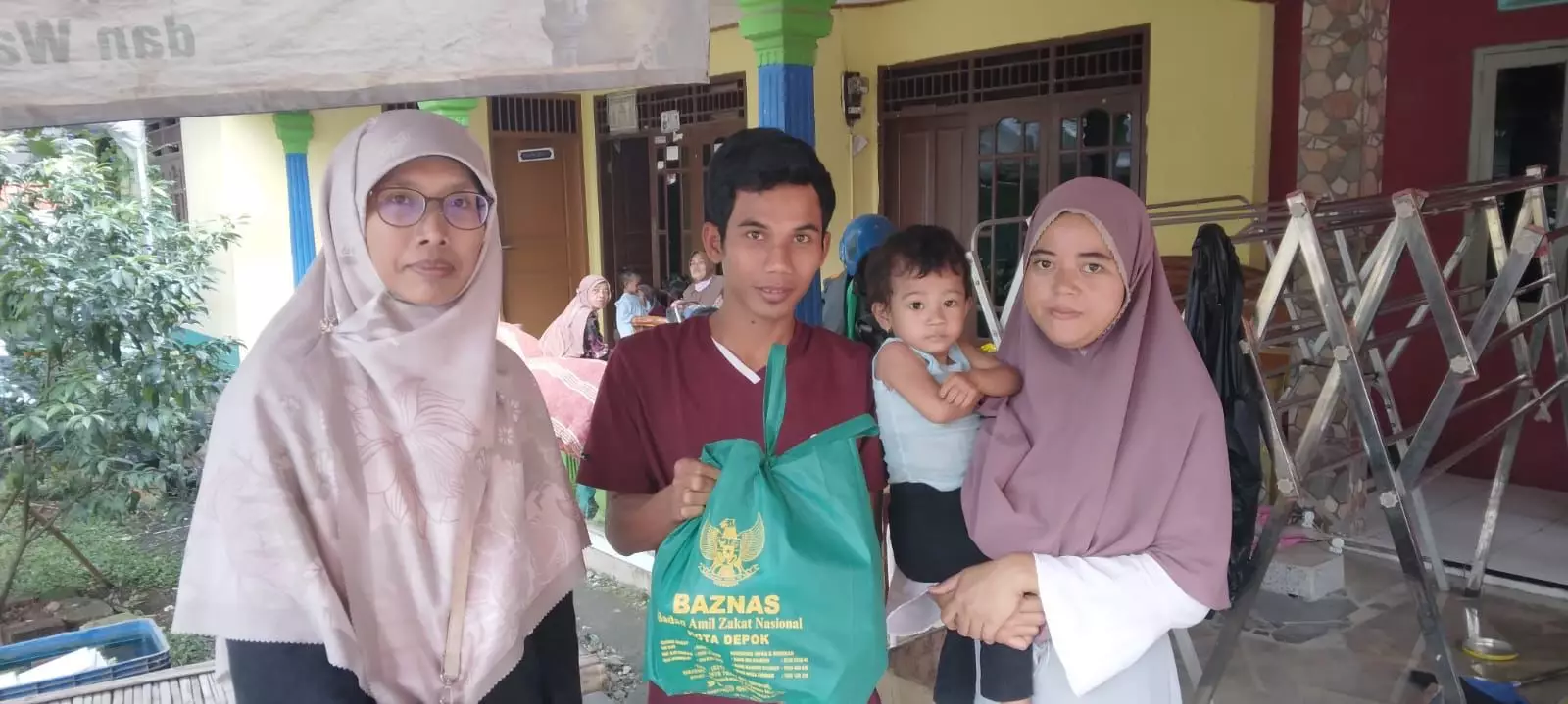 Baznas Depok Salurkan Ratusan Paket Daging Kurban ke 10 Kecamatan