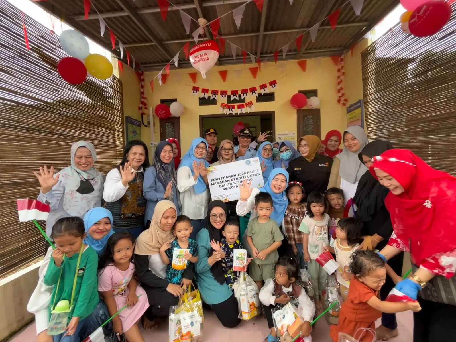 Gandeng LazisMu, TP Posyandu Depok Berikan 1.000 Paket Makanan Bergizi untuk Balita Stunting