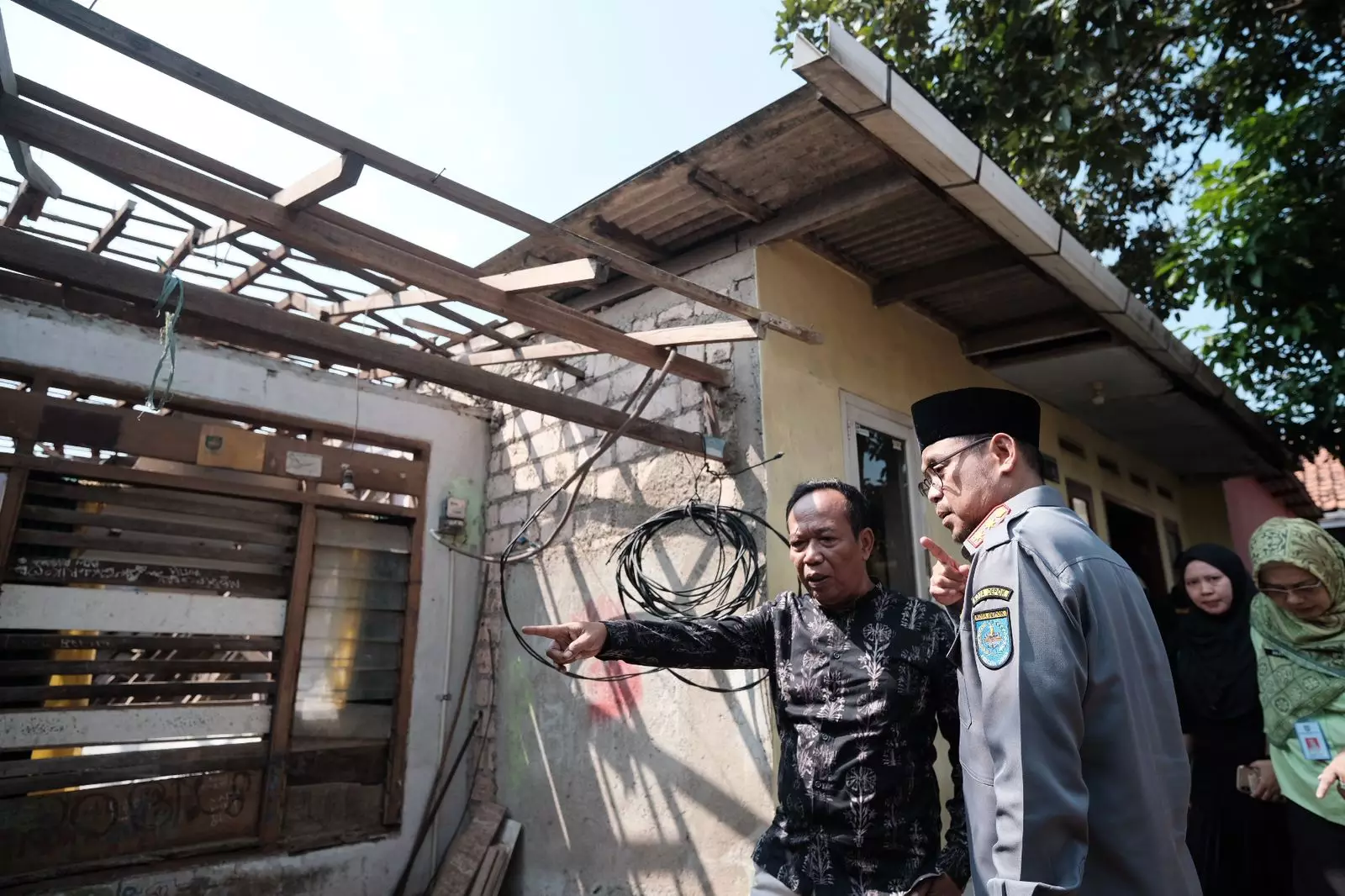 Tinjau Rumah Rusak di Bojongsari, Bang Imam Sebut Akan Diperbaiki Tahun Ini