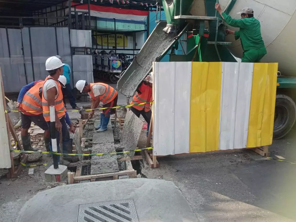 Pengaspalan dan Pengerjaan Crossingan Saluran di Jalan M. Yusuf Ditarget Rampung Akhir November
