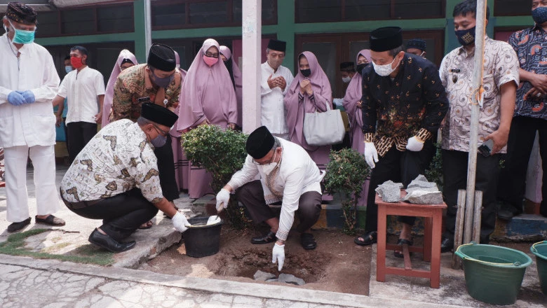 Peletakan Batu Pertama Pembangunan Gedung Pendidikan Al Qur'an Nurul Amal