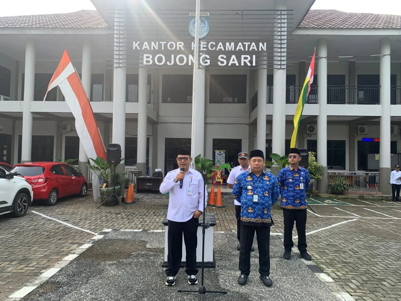 Jabat Camat Bojongsari, Suryana Yusup Targetkan Tuntaskan Masalah Sampah dalam 100 Hari