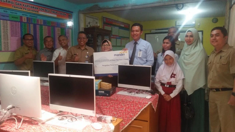 SDN 2 Beji Timur Terima Hibah 28 Komputer dari Perbankan