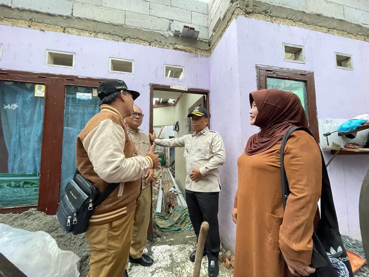 Wali Kota Depok Tinjau Rumah Rusak di Kelurahan Beji Timur dan Tanah Baru