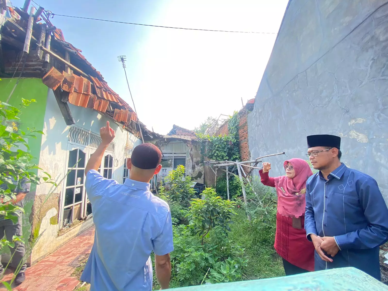 Tinjau Rumah Rusak di Kemiri Muka, Bang Imam Pastikan Akan Dapat Bantuan
