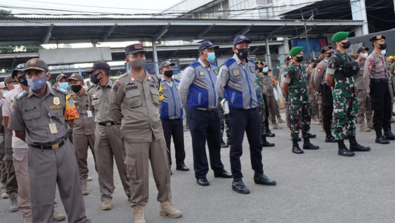 205 Personel Gabungan Tertibkan PKL Kolong Fly Over ARH