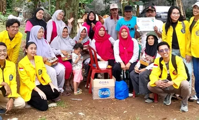RW 01 Meruyung Raih Penghargaan Wilayah yang Mandiri Kelola Sampah