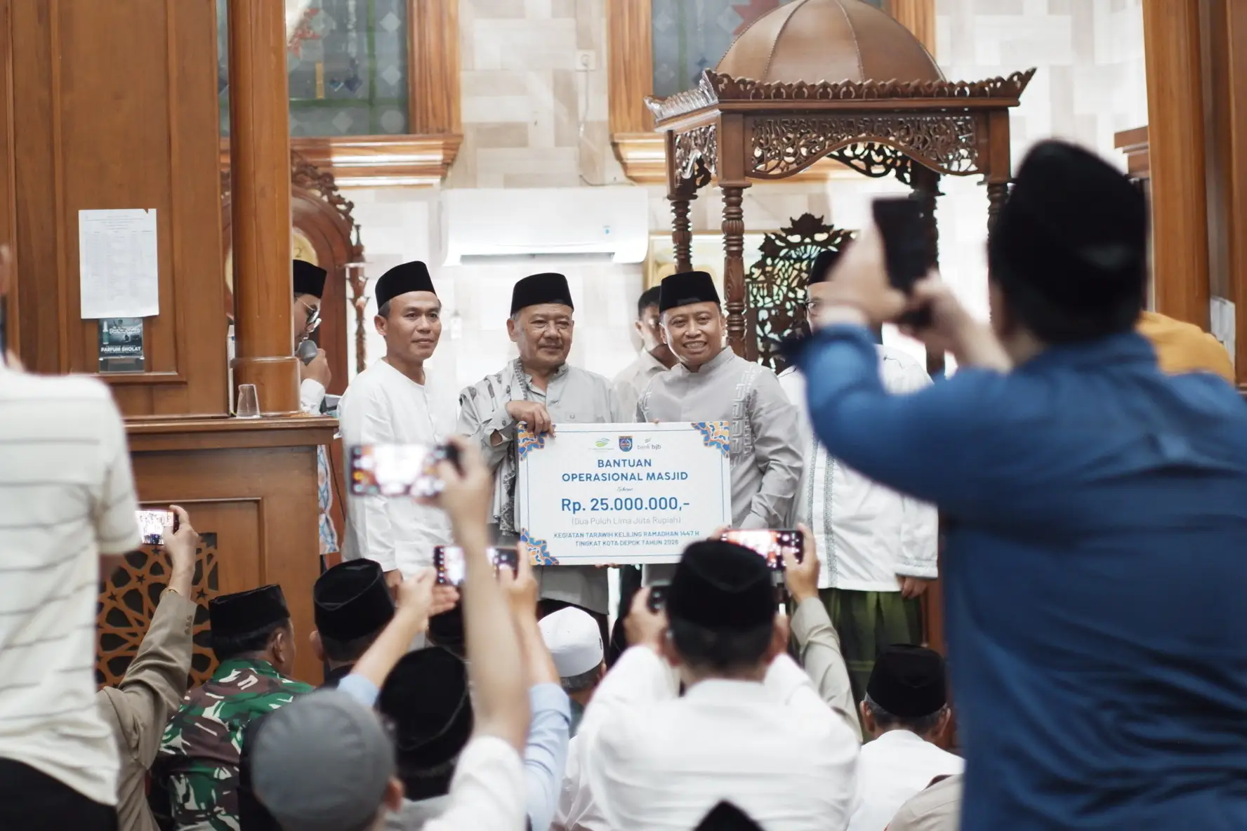 Pemkot Depok Serahkan Sejumlah Bantuan ke DKM Assalafiyah