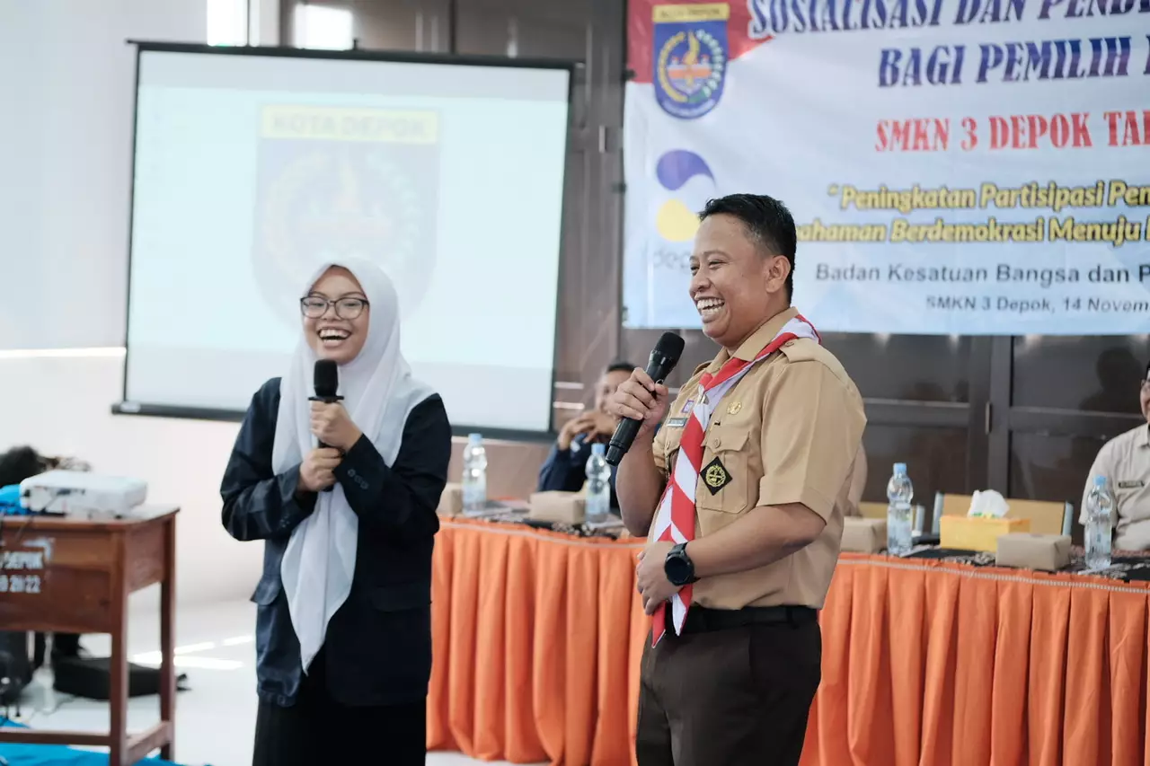 Sekda Depok Hadiri Sosialisasi Pendidikan Politik Pemilih Pemula di SMKN 3 Depok