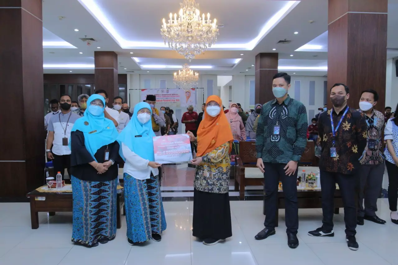 Anggota DPR RI Komisi VIII Salurkan Bantuan RST Bagi 135 KPM di Depok