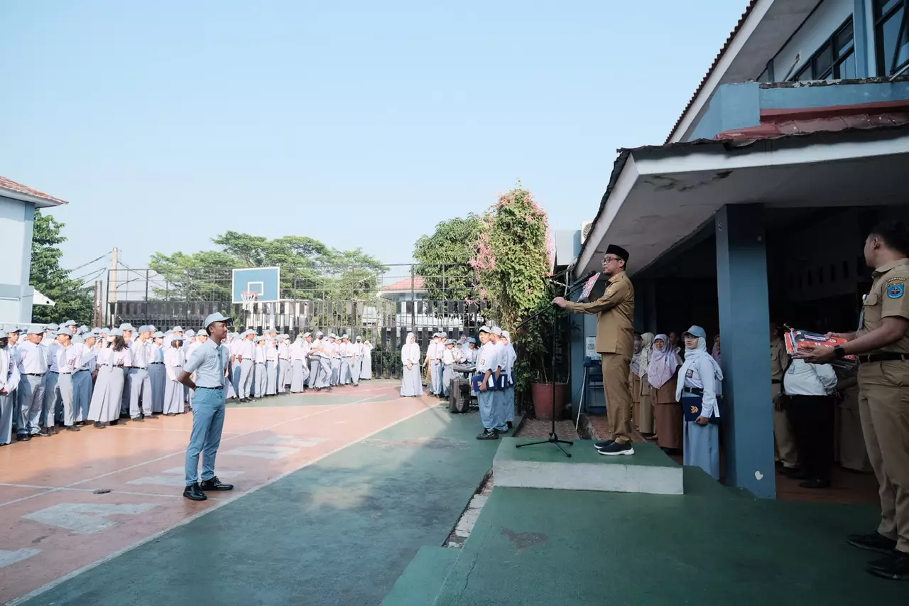 Wakil Wali Kota Jadi Pembina Upacara di SMAN 8 Depok
