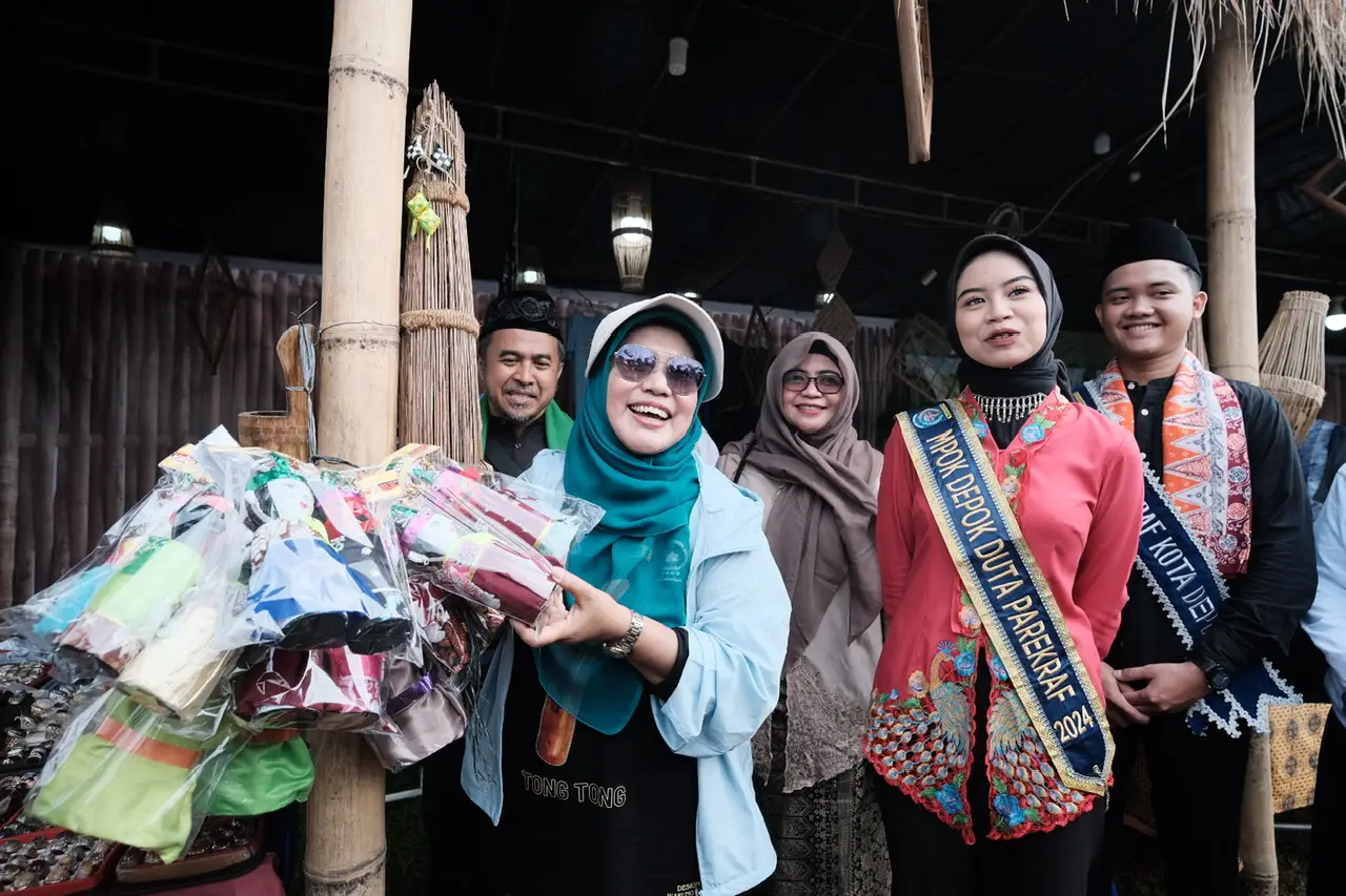 Ajang Nostalgia, Mpok Nina Kunjungi Pasar Pengabisan di Lebaran Depok 2025