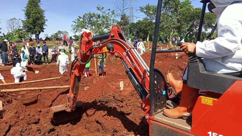 Percepat Penggalian Kubur, TPU Pasir Putih Gandeng DPUPR