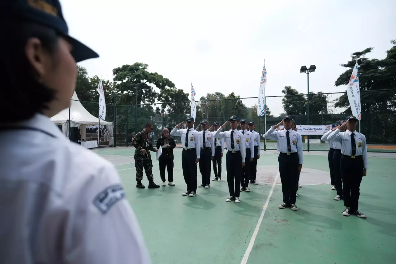 Puluhan SMP/MTs Se-Kota Depok Ikuti Lomba Ketangkasan Baris-Berbaris Dalam Rangka Hari Jadi Ke-25 Kota Depok