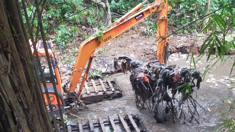 Antisipasi Banjir, Kali Pelayangan Dinormalisasi