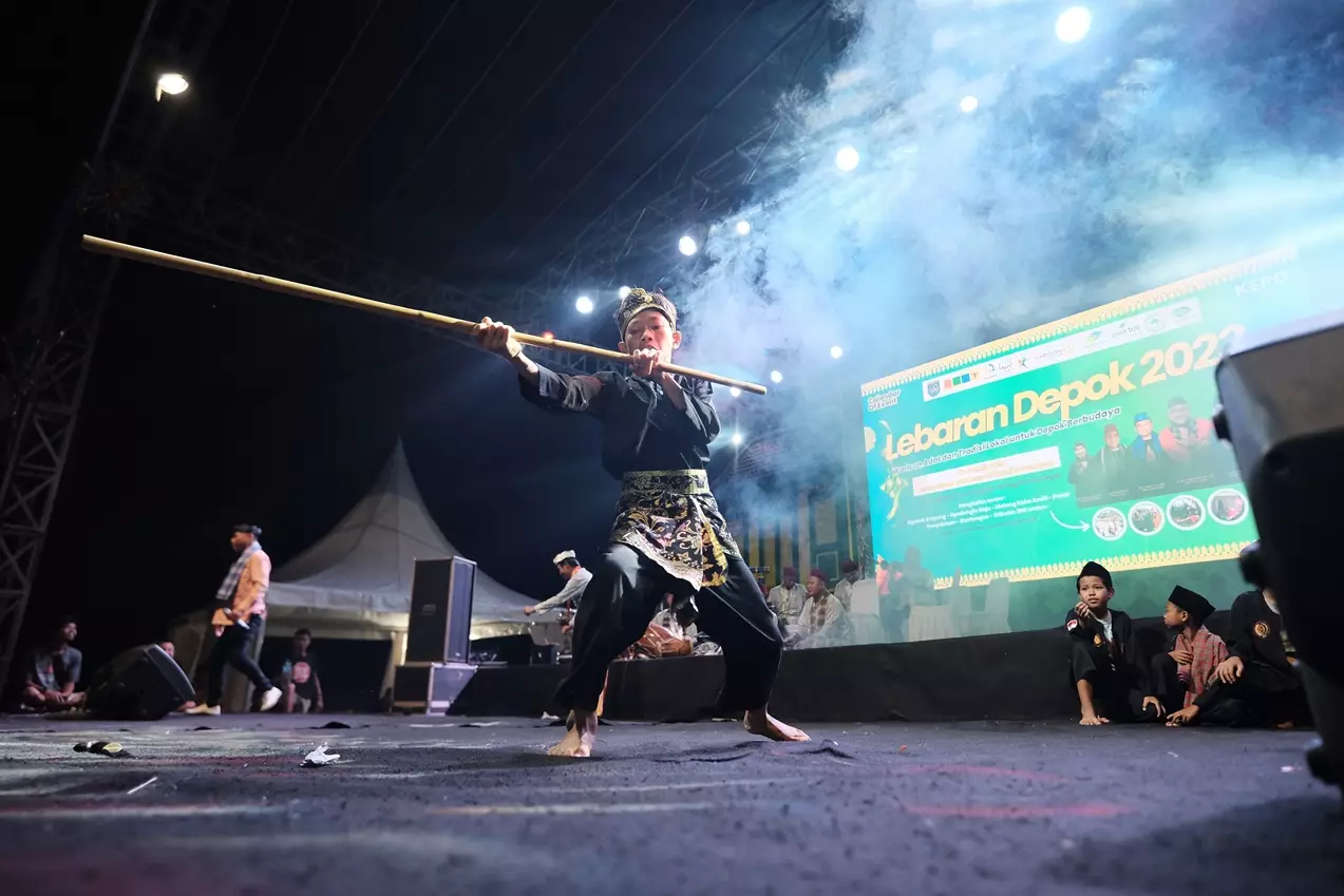 Atraksi Pesilat Pukau Warga di Lebaran Depok 2023