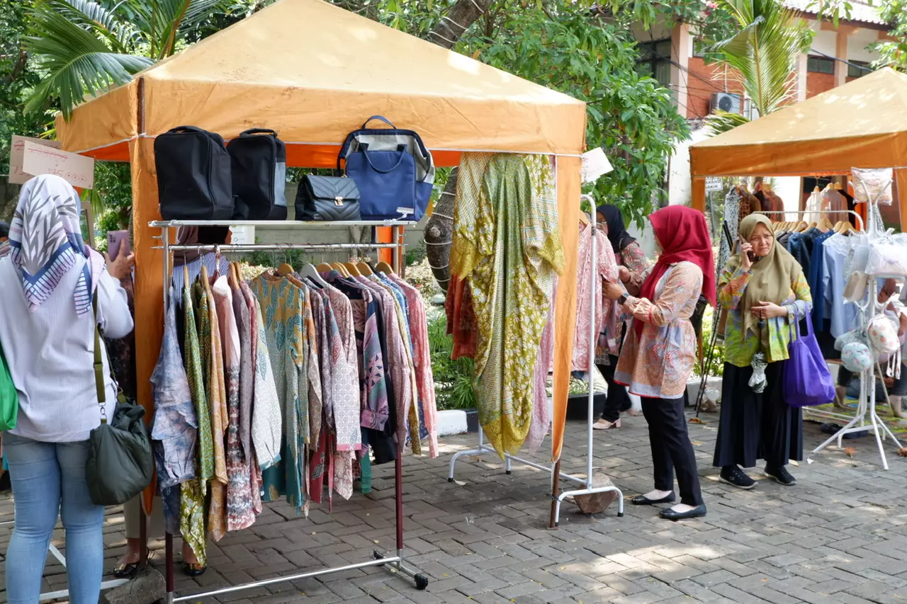 Jajakan Produk Unggulannya, Pelaku UMKM Ikuti Bazar di Dekranasda Depok