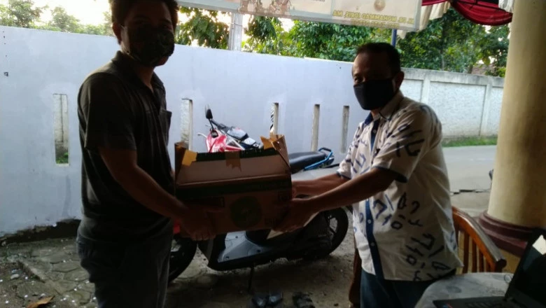 Ratusan Nasi Kotak Disiapkan di Dapur Umum RW 03 Sawangan