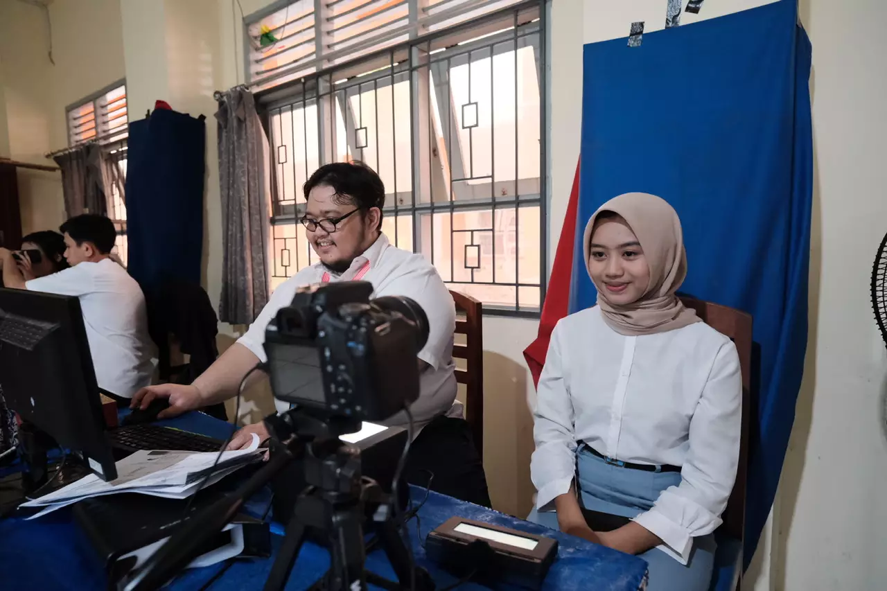 Disdukcapil Lakukan Perekaman Data E-KTP Siswa SMA Negeri 13 Depok