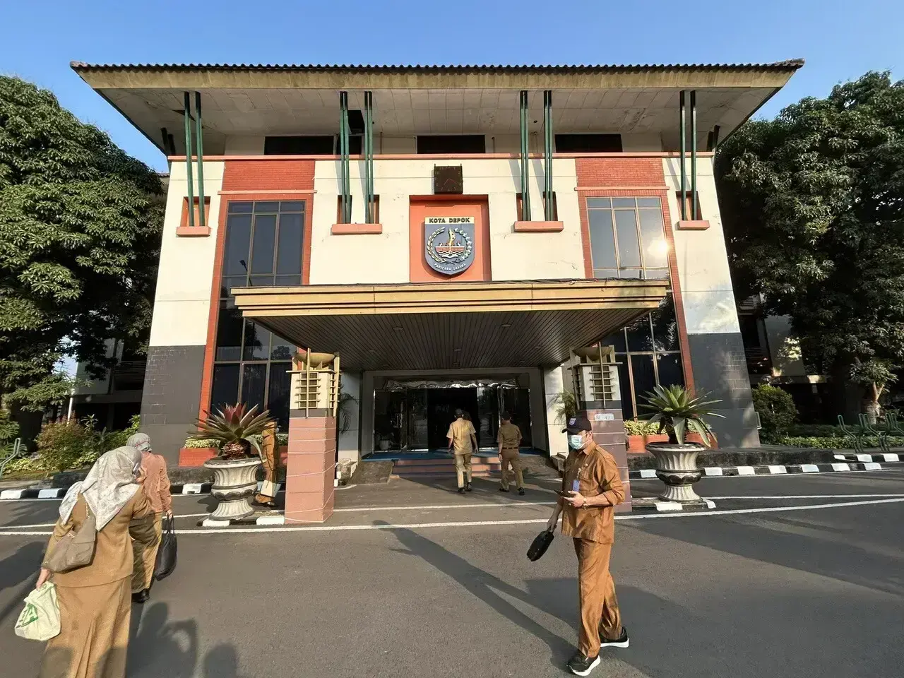 Waspada Paparan Abu Vulkanik, Warga Depok Diimbau Terapkan 5M