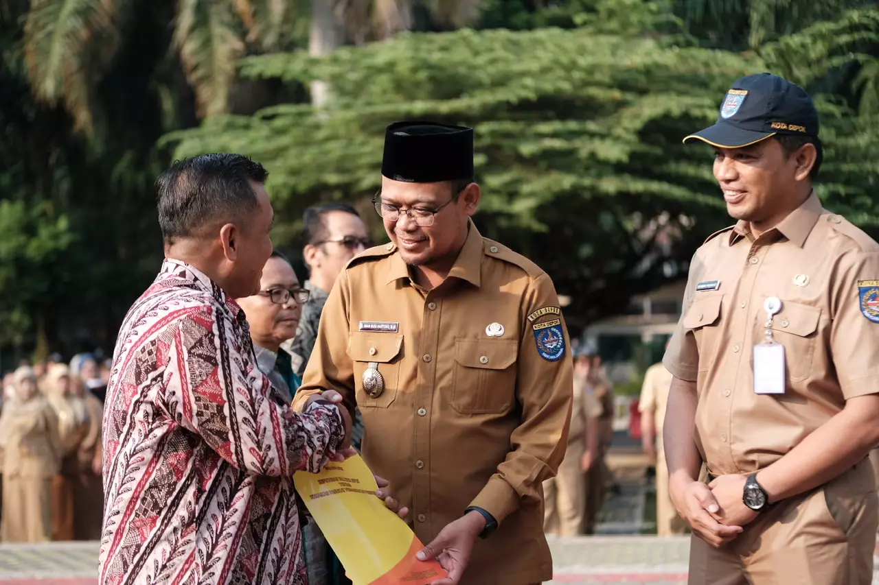 Wakil Wali Kota Serahkan SK Pensiun Kepada Tiga ASN Depok