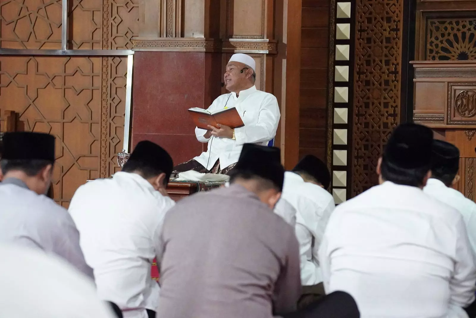 Ceramah Subuh Wali Kota Depok: Tawasul Adalah Upaya Muslim Dekatkan Diri Kepada Allah