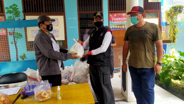Peduli Terhadap Sesama, Bantuan untuk Korban Banjir di Mekarsari Diapresiasi 