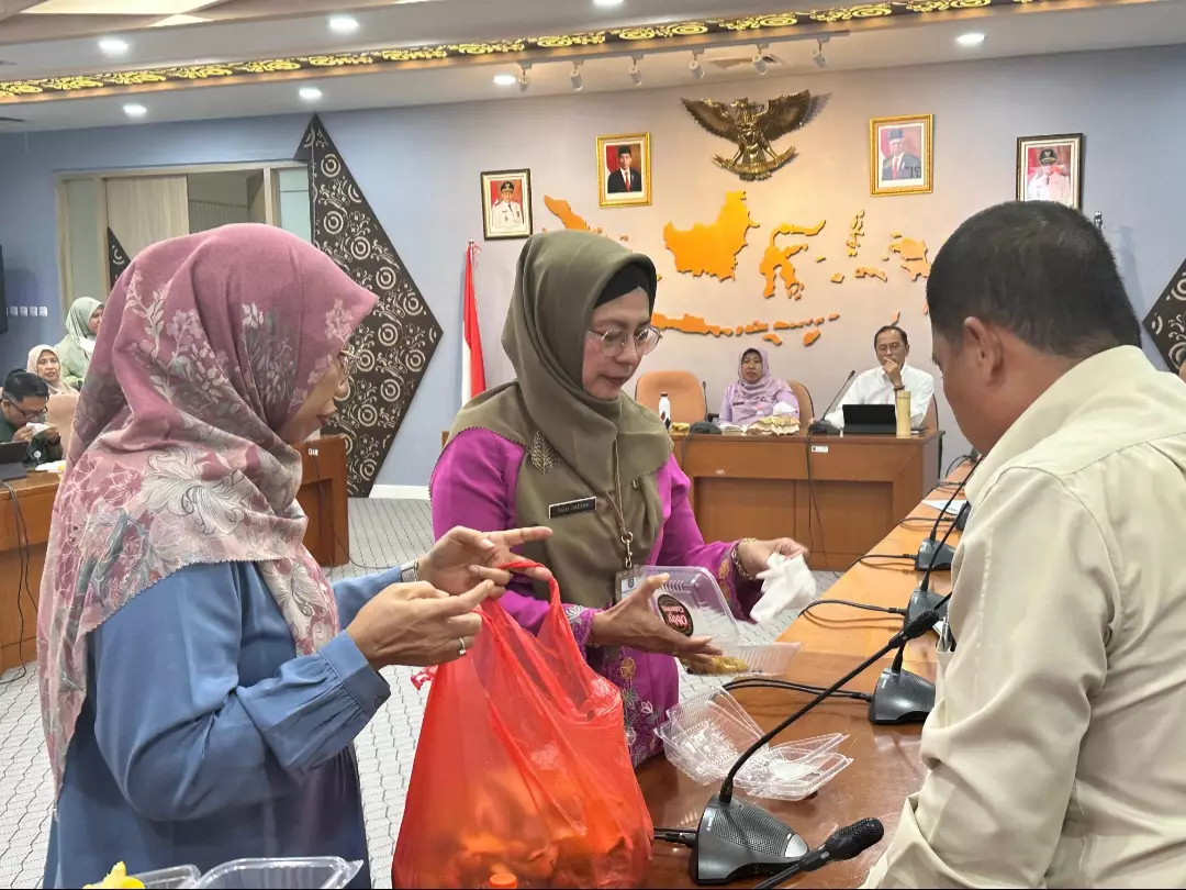 Kumpulkan dan Pilah Sampah Saat Rakor, Ketua TP-PKK Kota Depok: Jangan Hanya Ngomong, Lakukan Aksi