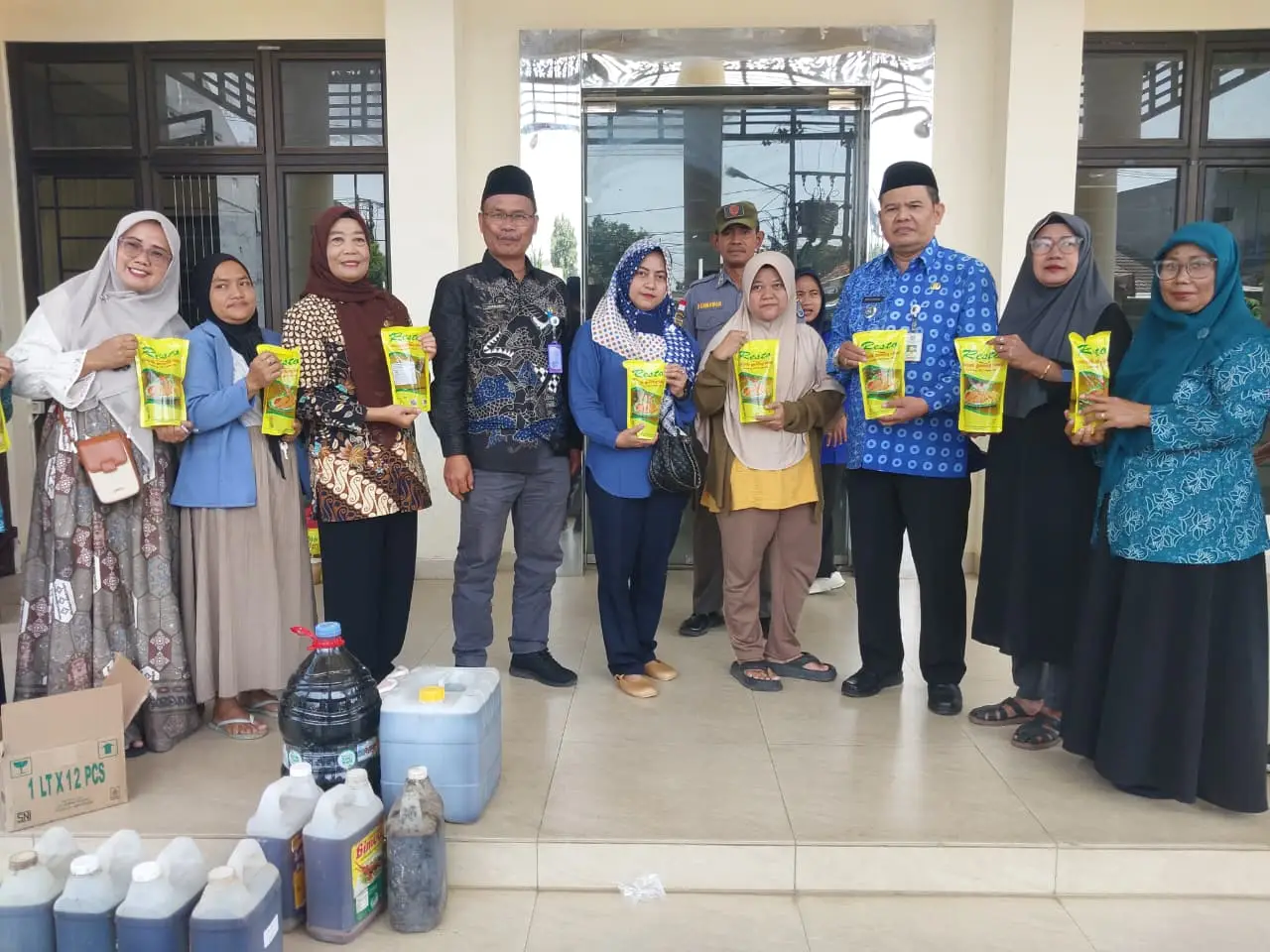 Lewat Program SERA MIJEL, Warga Cimpaeun Berhasil Kumpulkan Ratusan Liter Minyak Jelantah