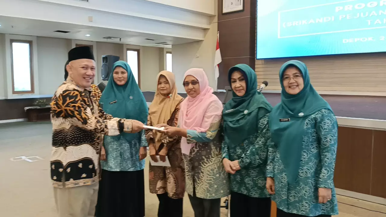 Baznas dan TP-PKK Kota Depok Salurkan Dana Zakat Produktif Melalui Program Sripek
