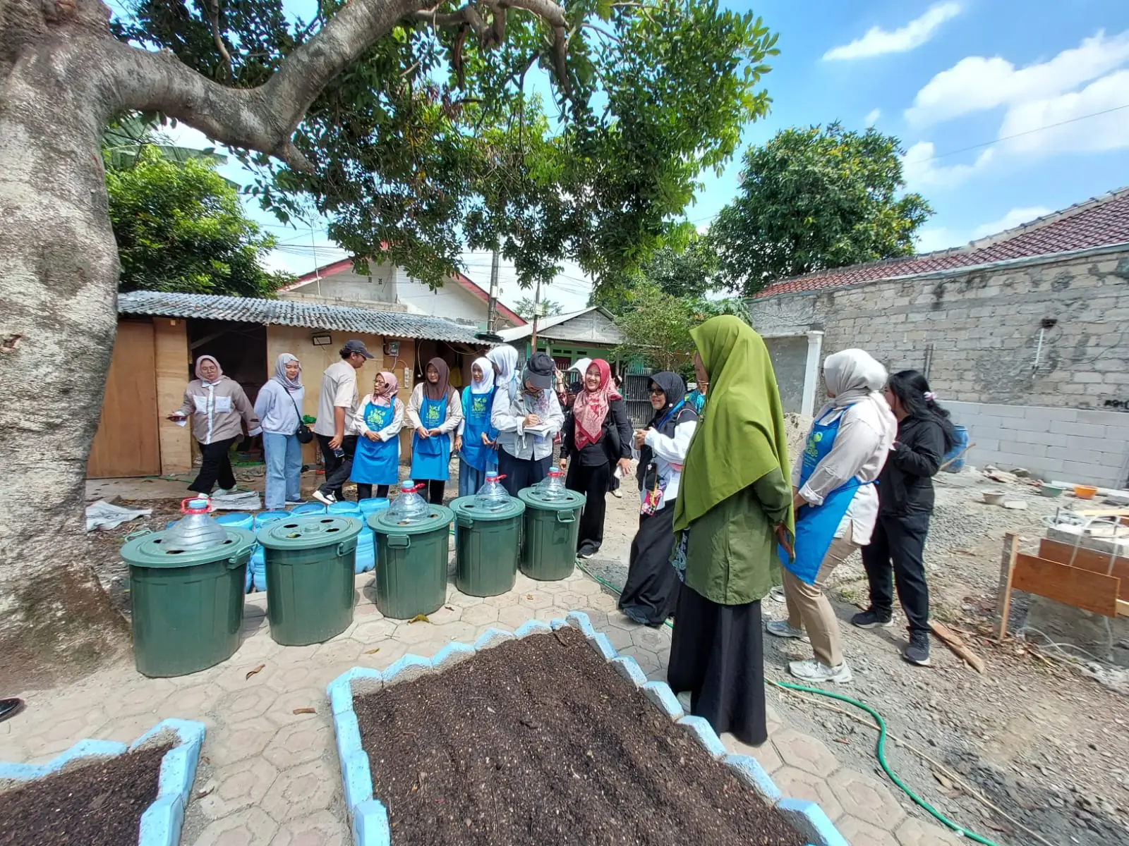 Dinilai Cukup Baik, Tim Verifikasi KLHK Sampaikan Evaluasi untuk Kampung Proklim RW 09 Jatijajar