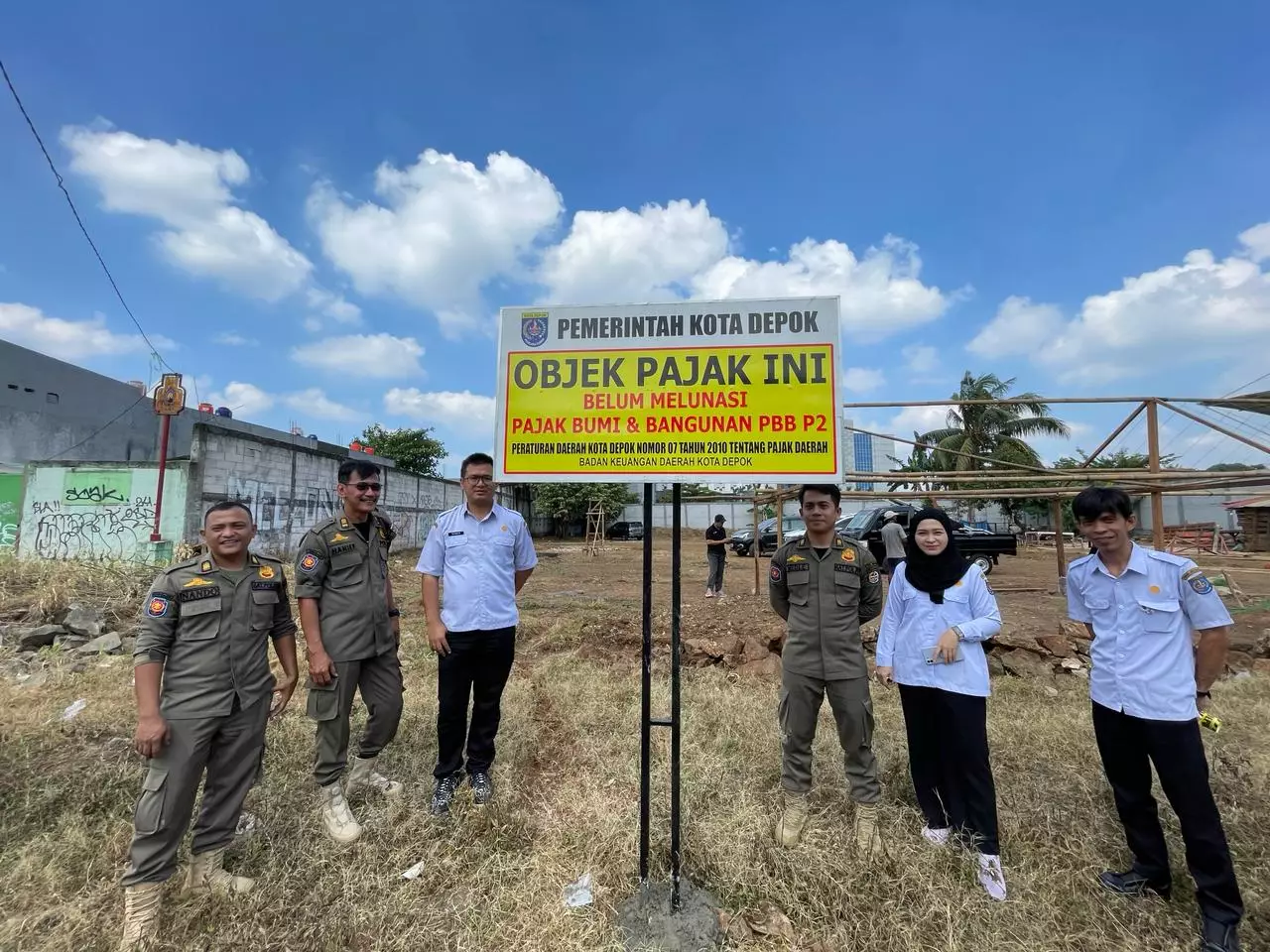 Pemasangan Plang dan Stiker Penunggak Pajak Sudah Sesuai Prosedur