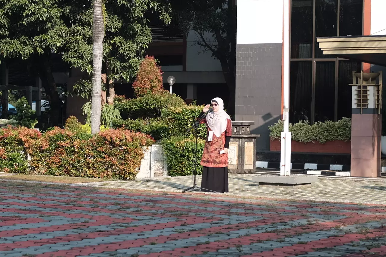 Kadisdukcapil Jadi Pembina Apel Jumat Pagi ASN Pemkot Depok