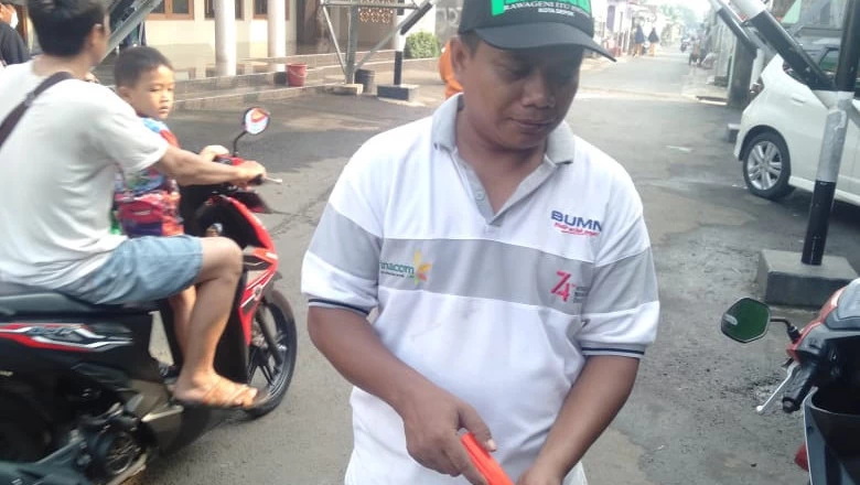 Warga Ratujaya Gagas Penyemprotan Disinfektan secara Mandiri