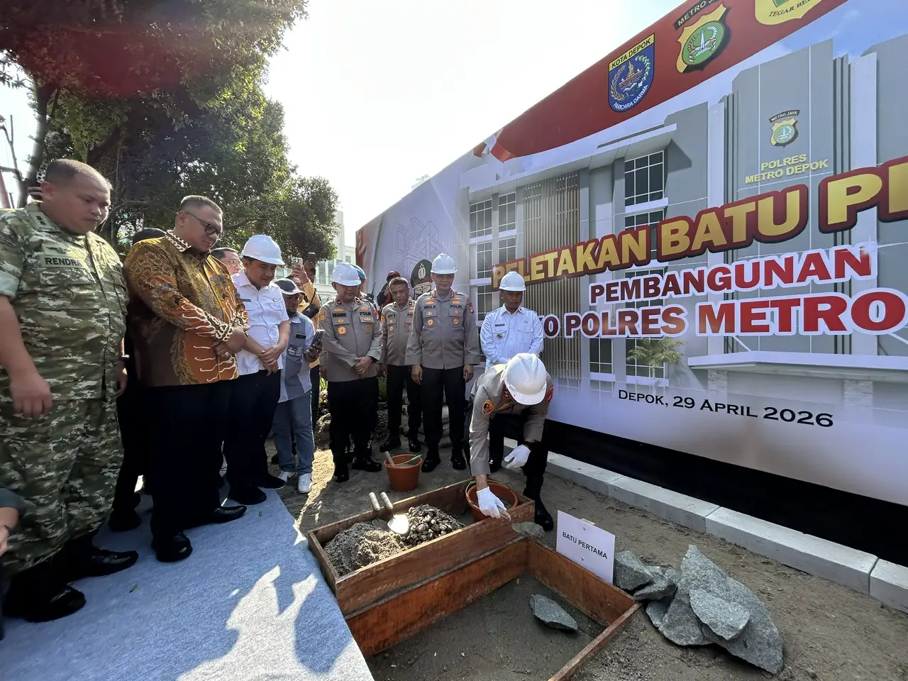Siap Dibangun, Kapolda Metro Jaya Letakkan Batu Pertama Pembangunan Mako Polres Metro Depok
