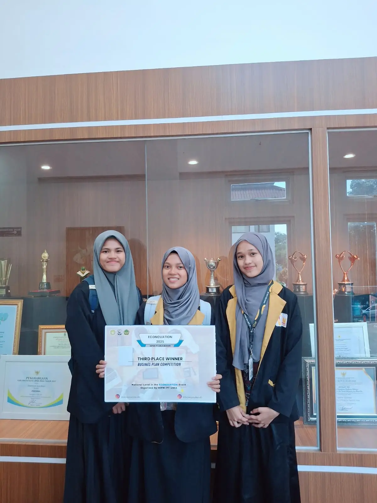 PKBM IAN Depok Cetak Juara Nasional Business Plan Competition 2025