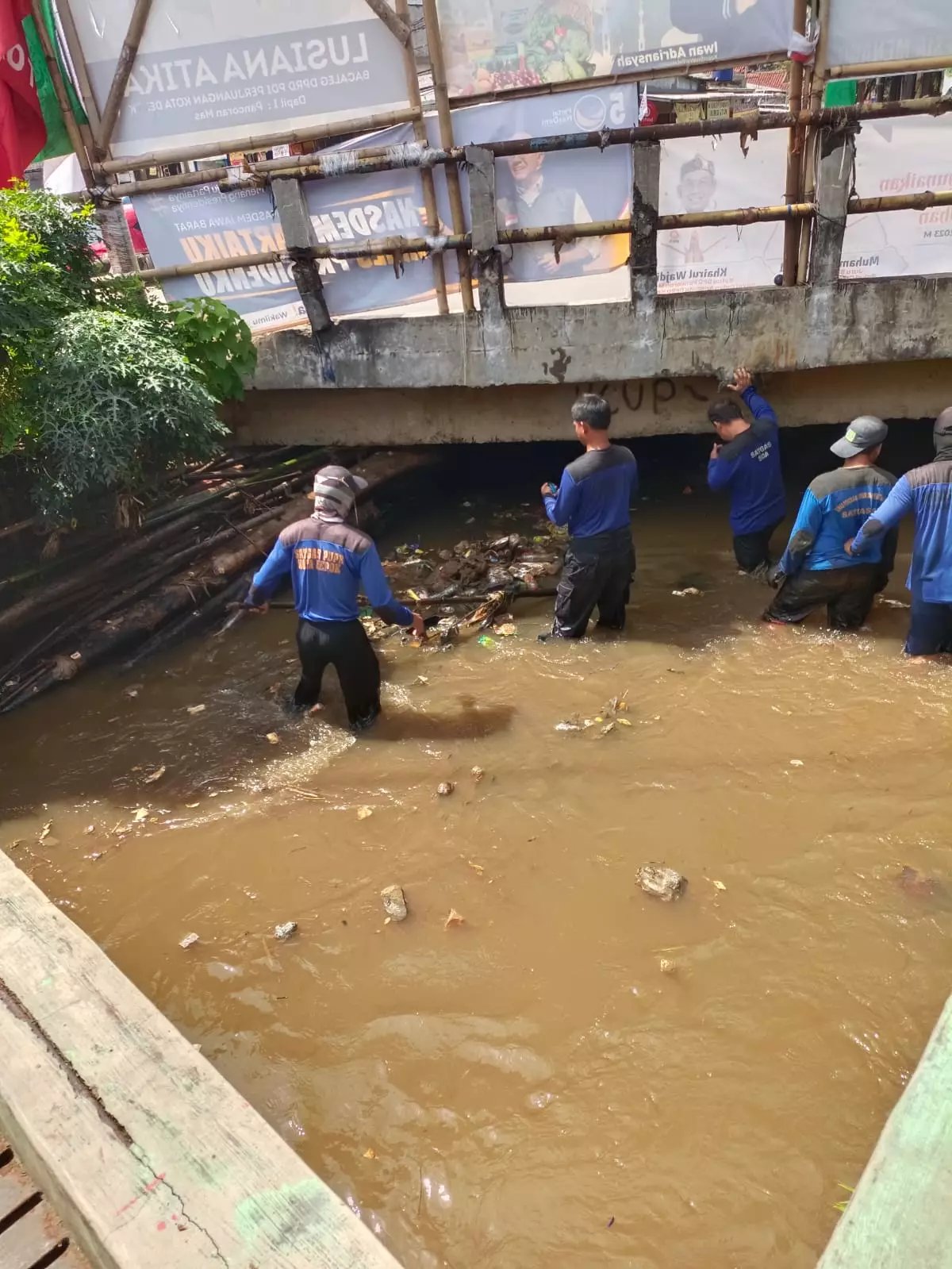 DPUPR Turunkan Puluhan Satgas, Angkut Sampah KCB