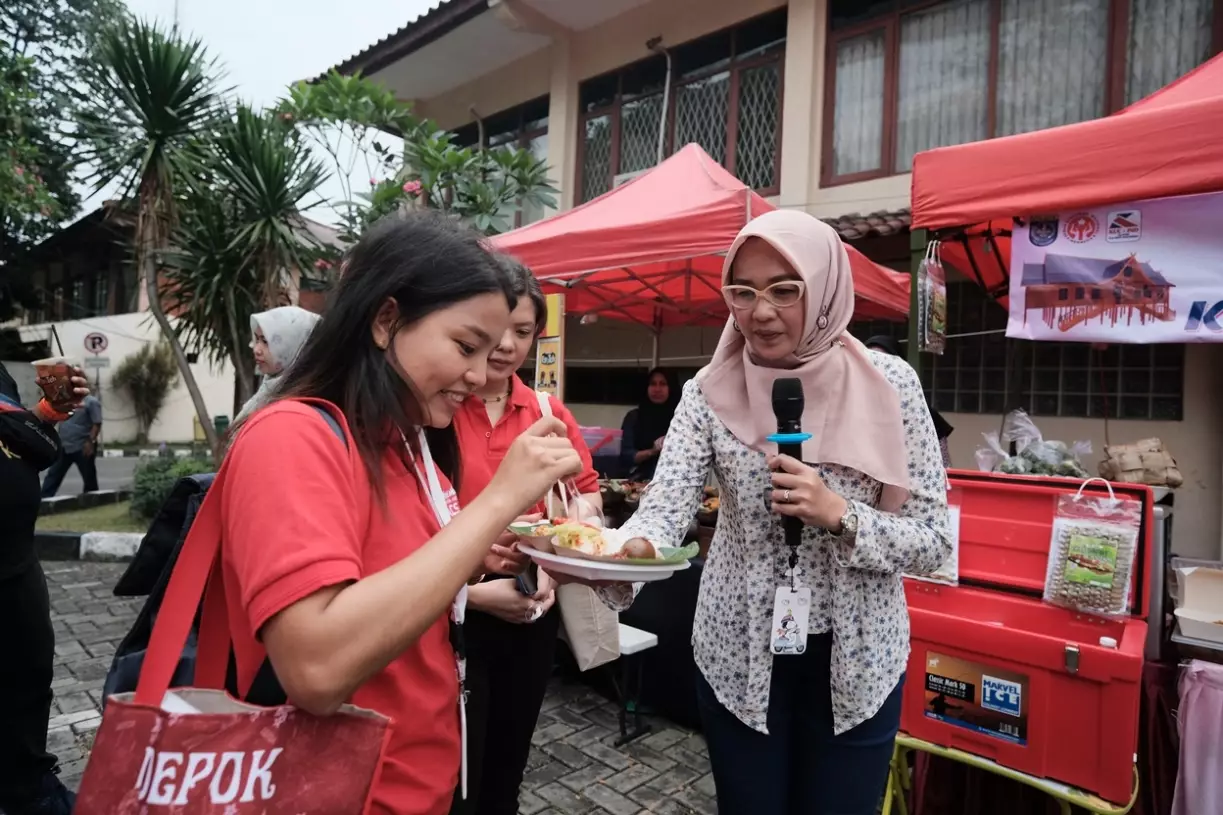 Peserta IACS dari 9 Negara Antusias Cicipi Produk UMKM Depok