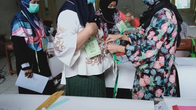 Tingkatkan Keterampilan Warga, Kelurahan Leuwinanggung Gelar Pelatihan Menjahit